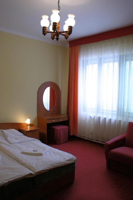 Vadregeny Panzio Bed and Breakfast Esztergom Rum bild