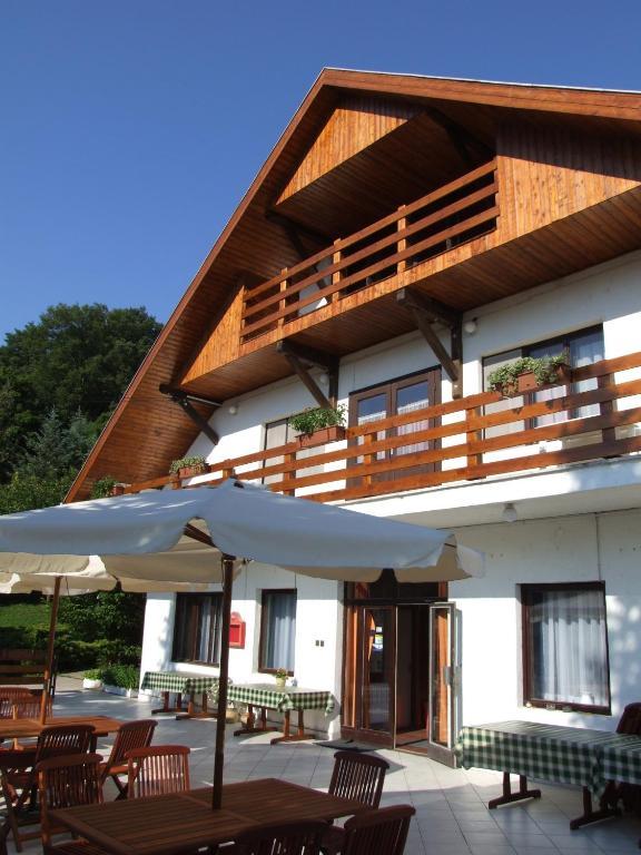 Vadregeny Panzio Bed and Breakfast Esztergom Exteriör bild